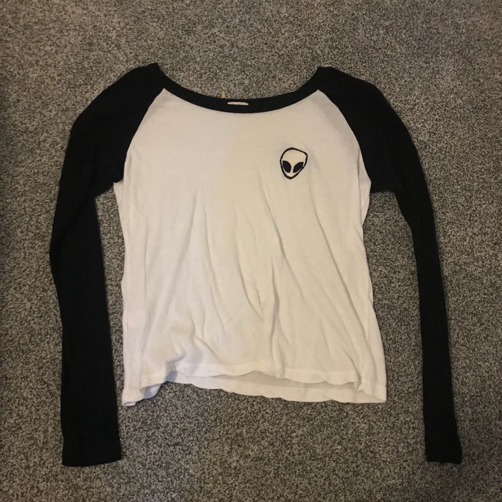 ⭐️Soft Long Sleeve Alien Shirt